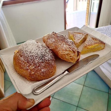マイオーリ La Casa Delle Stelle Bed & Breakfast エクステリア 写真